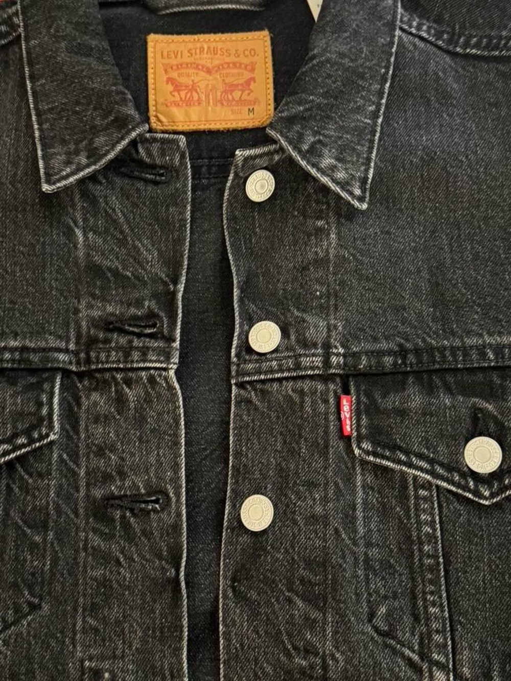 Levi's Black Denim Trucker Jacket with Zipper Sleeves - Picture 2 of 7